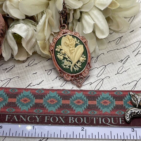 ROSE GOLD Green Lily of the Valley Cameo Summer Pendant Necklace Charm Wedding - Picture 5 of 12